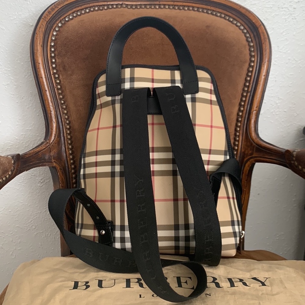 Vintage Burberry Backpack and wallet - Picture 4 of 11
